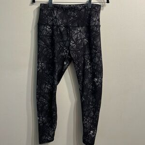 Spyder Active women’s pattern yoga leggings. Size medium